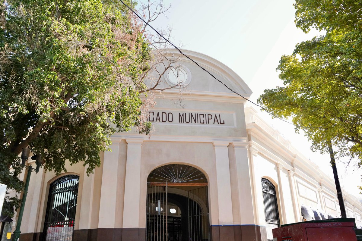 AlfonsoDurazo's tweet photo. Me da mucho gusto ver cómo va quedando la rehabilitación del Mercado Municipal No. 1 en Hermosillo.

Después de 100 años en el abandono, hoy estamos recuperando su valor como un punto de encuentro para todas y todos los sonorenses. https://t.co/V4FOWrrrYz
