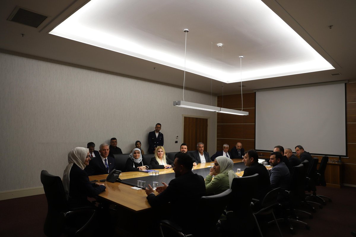 📍AK Parti Genel Merkez Sosyal Politikalar Başkanlığı

AK Parti Genel Merkez Sosyal Politikalar Başkanımız Sayın Fatma Betül Sayan Kaya’yı Genel Merkezimizde ziyaret ettik. Nazik ev sahipliği ve samimi sohbeti için kendilerine teşekkür ediyoruz. Sosyal politikalar alanındaki