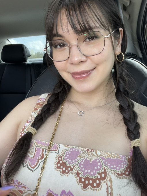 1 pic. Does a pretty face to match the toes make a big difference to you? 🙈🩷✨ https://t.co/TvwmtleKs