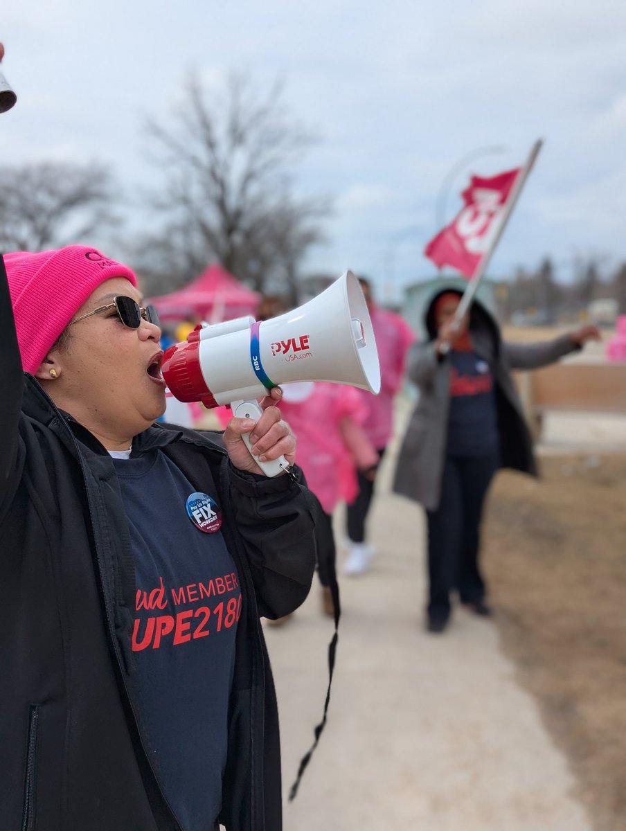 CUPE members at Extendicare personal care homes are taking to the streets in Winnipeg, calling on Extendicare to fix the broken WorkDay payroll system ✊ #fixworkday
