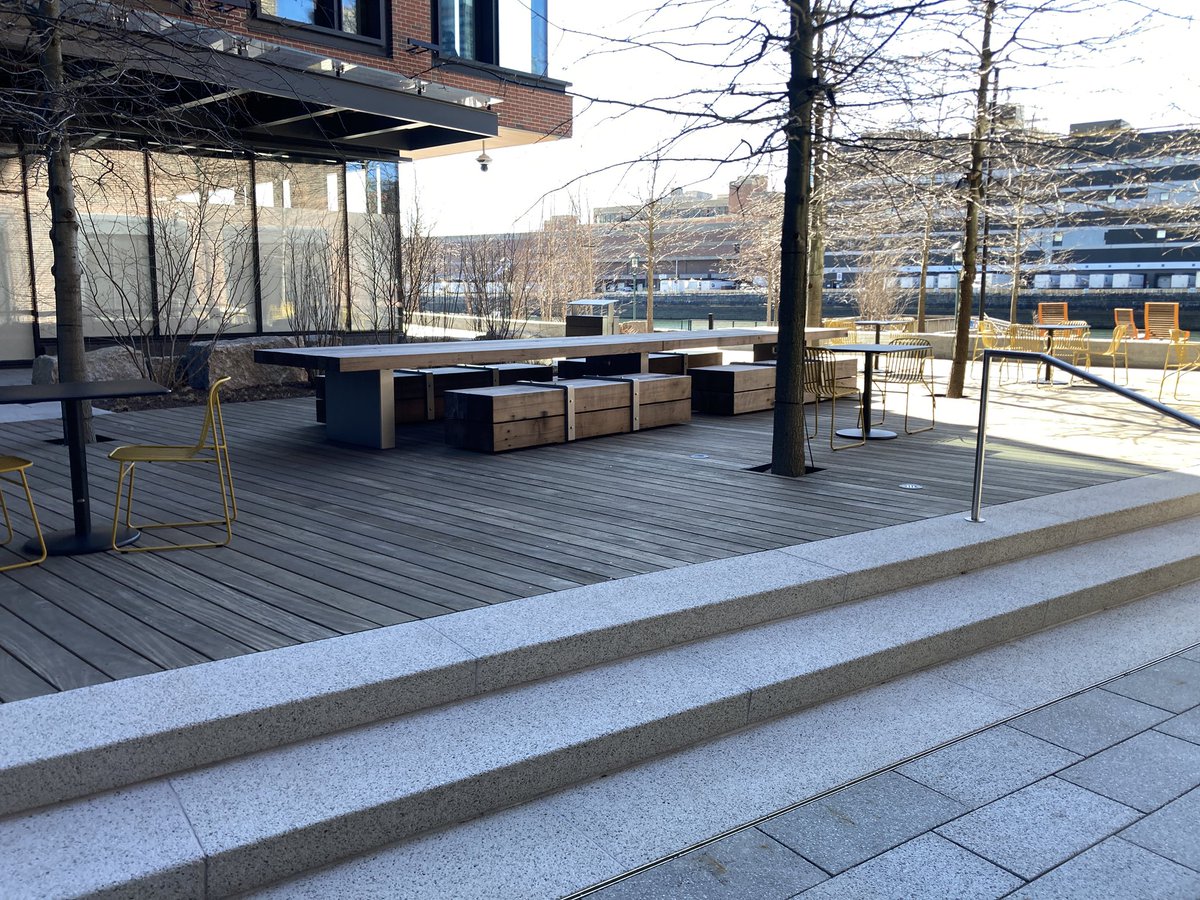 FortPointer's tweet photo. All public spaces have finally opened at 15 Necco (Lilly).
They look terrific and will be well-used by tenants, community and visitors alike. 👍🏼
All eyes are now on @ArtsinBoston and @BostonPlans regarding a long-anticipated cultural space RFI and tenancy at 5 Necco. #Ch91 https://t.co/L9nLhUfPCo
