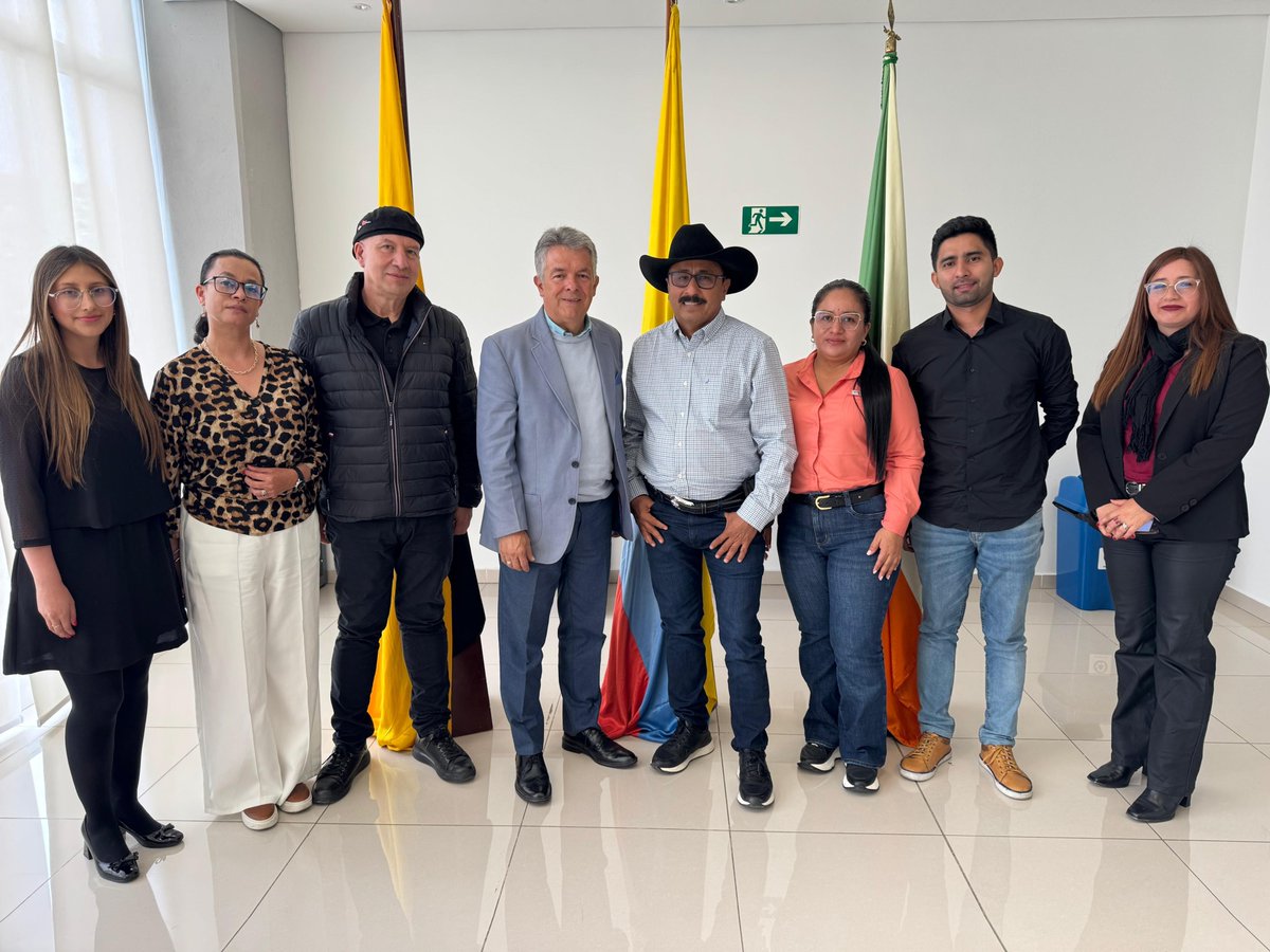 UPTCoficial's tweet image. 📌#UPTCInforma | Seguimos uniendo esfuerzos para llegar con nuestra educación de calidad a las regiones, nos reunimos con el alcalde de Alcaldía de #Pore, #Casanare, Jorge Garzón, con quien planteamos la posibilidad de firmar un convenio para la capacitación y formación💪🇨🇴

🧵👇