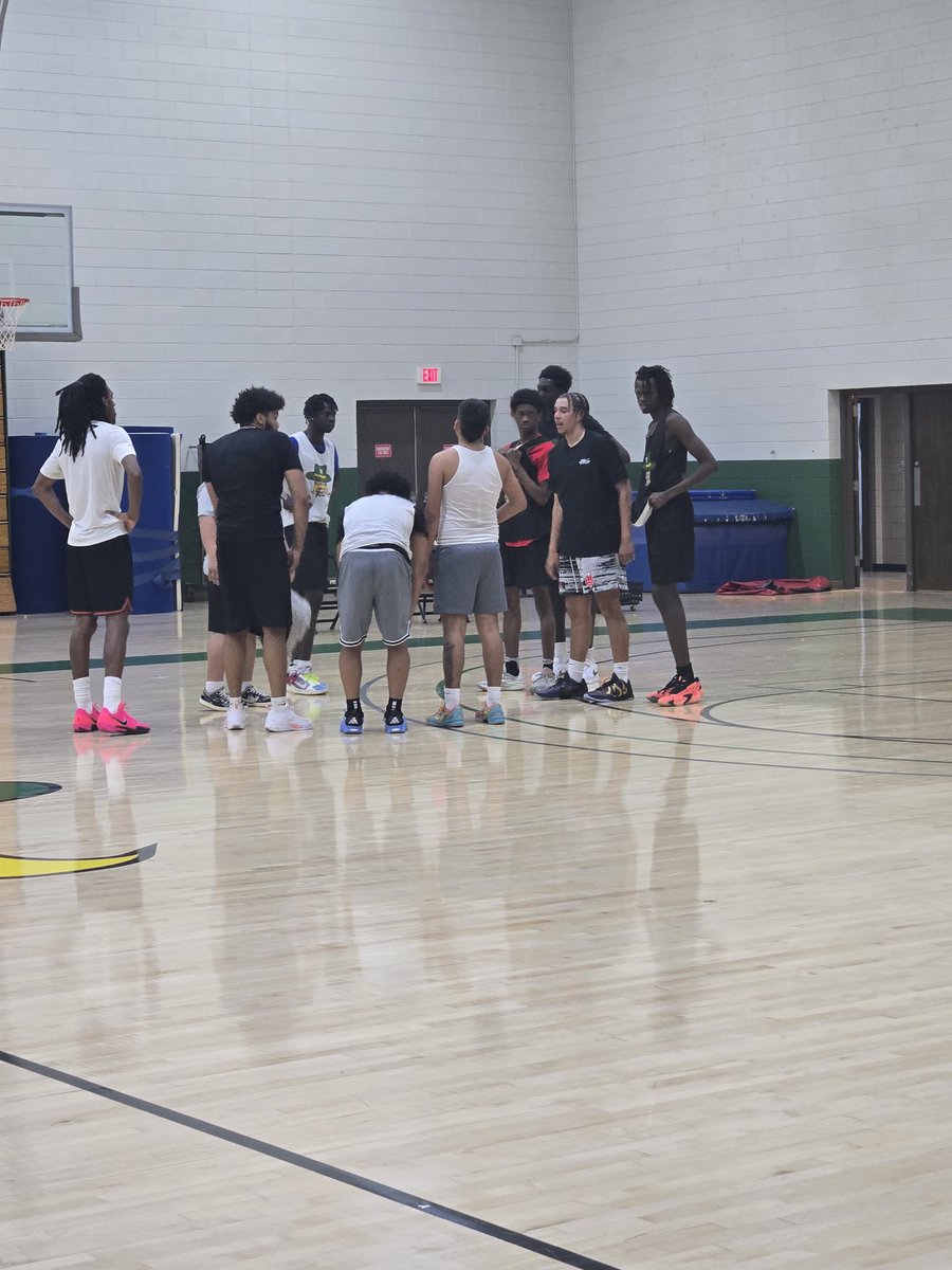 Coach Brad Chatman tweet media