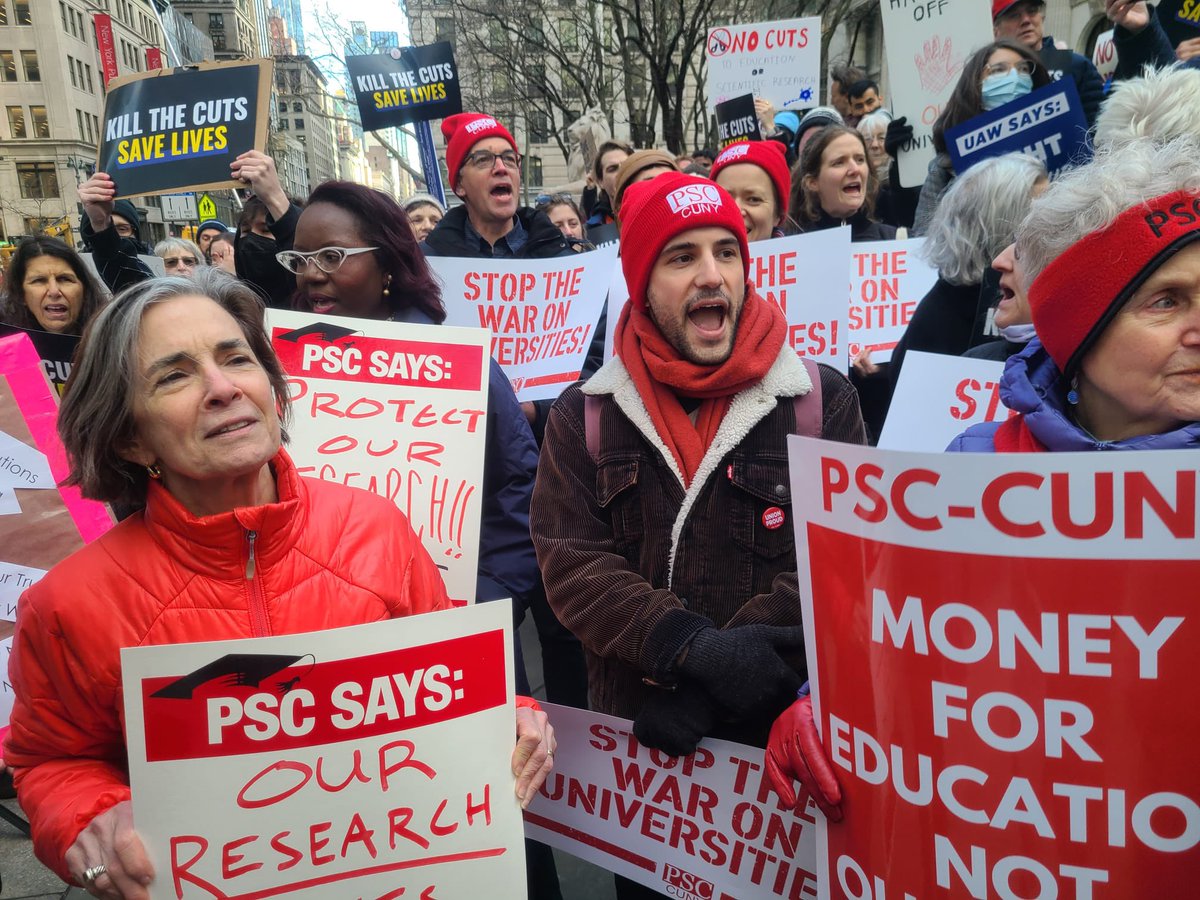 PSC_CUNY's tweet image. PSC members joined the “Kill the Cuts” rally on Tuesday, April 8th at the Public Library. It was part of a nation day of action led by @AAUP and was anchored locally by a broad coalition of academic labor unions, including @CPWUAW ✊🏽#KilltheCuts