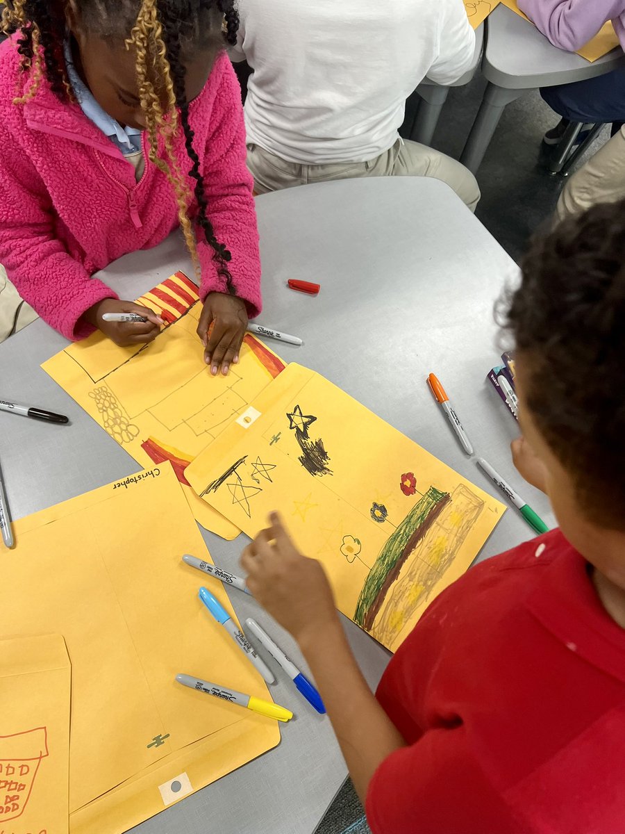 StefLRichard's tweet image. My 2nd graders are thrilled to surprise our 5th grade #staartest takers! #sheffieldshines 🌟