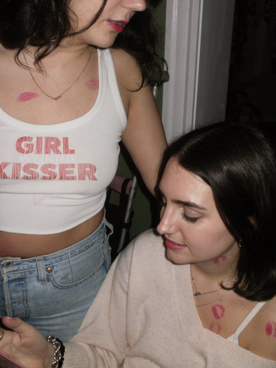 kirrssstennn's tweet photo. soooooo i love my gf https://t.co/nr9eneL4sc