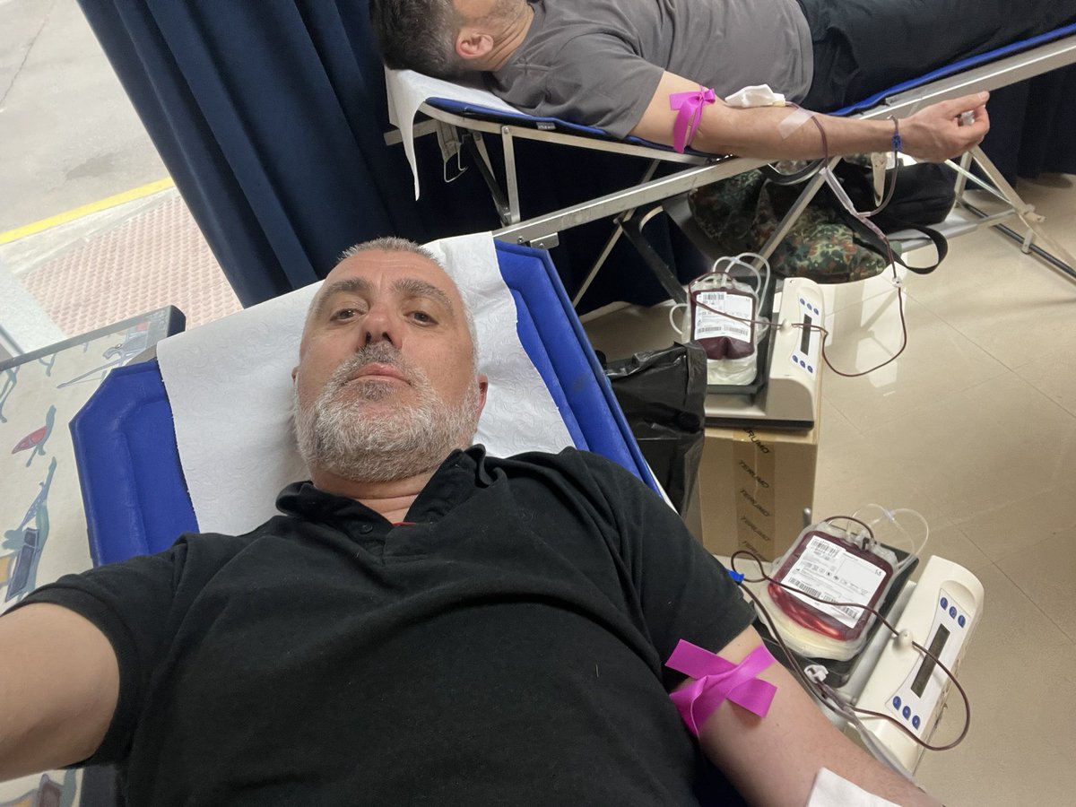 antoniodjb72's tweet photo. ¡UNA SOLA DONACIÓN PUEDE SALVAR HASTA 3 VIDAS!

Hoy quiero recordar lo importante que es donar sangre.

Es un acto que no toma más de 30 minutos…

Miles de personas la necesitan cada día por accidentes, cirugías o enfermedades. 

Donar sangre no duele. Lo que duele es que falte. https://t.co/zFeExQ1CWK