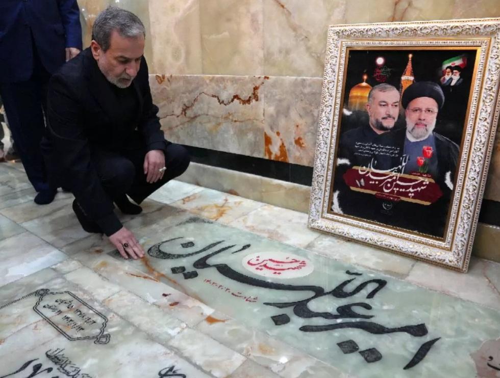 سه روز دیگه سید عباس #عراقچی با پرچم جمهوری اسلامی میره پنجه در پنجه‌ی شیطان بزرگ
سرباز دیپلماسی در امتداد راه شهید امیرعبداللهیان، پشتش به دعای ملت و تدبیر رهبر انقلابه
انشاءالله با چشمان تیز و غیرت انقلابی میز مذاکره رو تبدیل میکنه به میدان جهاد علیه صهیونیست‌ها
#حمایت_انقلابی