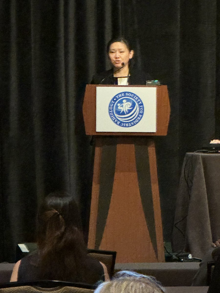 Dr Tracee Wee is presenting her #pedsrad research at #SPR25. 

She assessed the utility of fetal MRI in the evaluation of non-immune hydrops