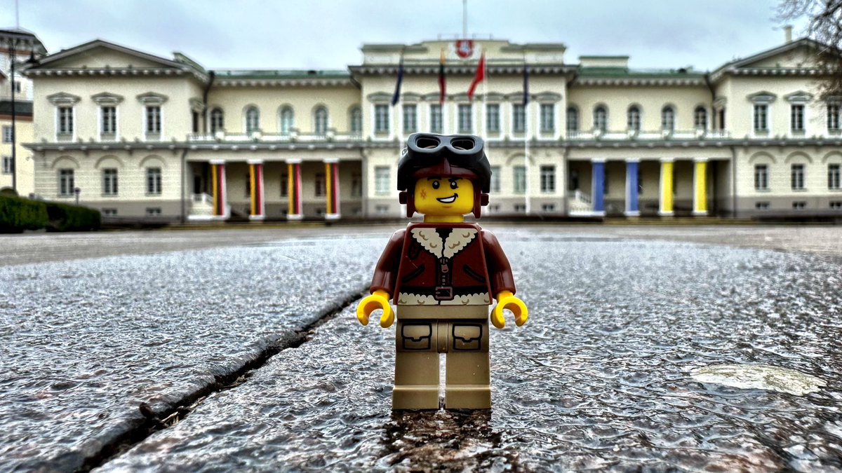 Keeping the #LEGO tradition alive. Picked up this wee guy in a toy shop this afternoon while visiting friends in Lithuania to take with me while checking out the local culture and history including the Presidential Palace 🇱🇹 #LegoTravels #Lithuania