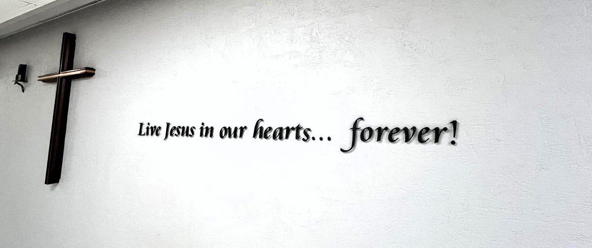 Congratulations to all of the RCHS students named to the third quarter President's/Principal's lists! Your hard work and dedication in the classroom does not go unnoticed! Click on the link below to see the list!
roncallicatholic.org/our-school/new…