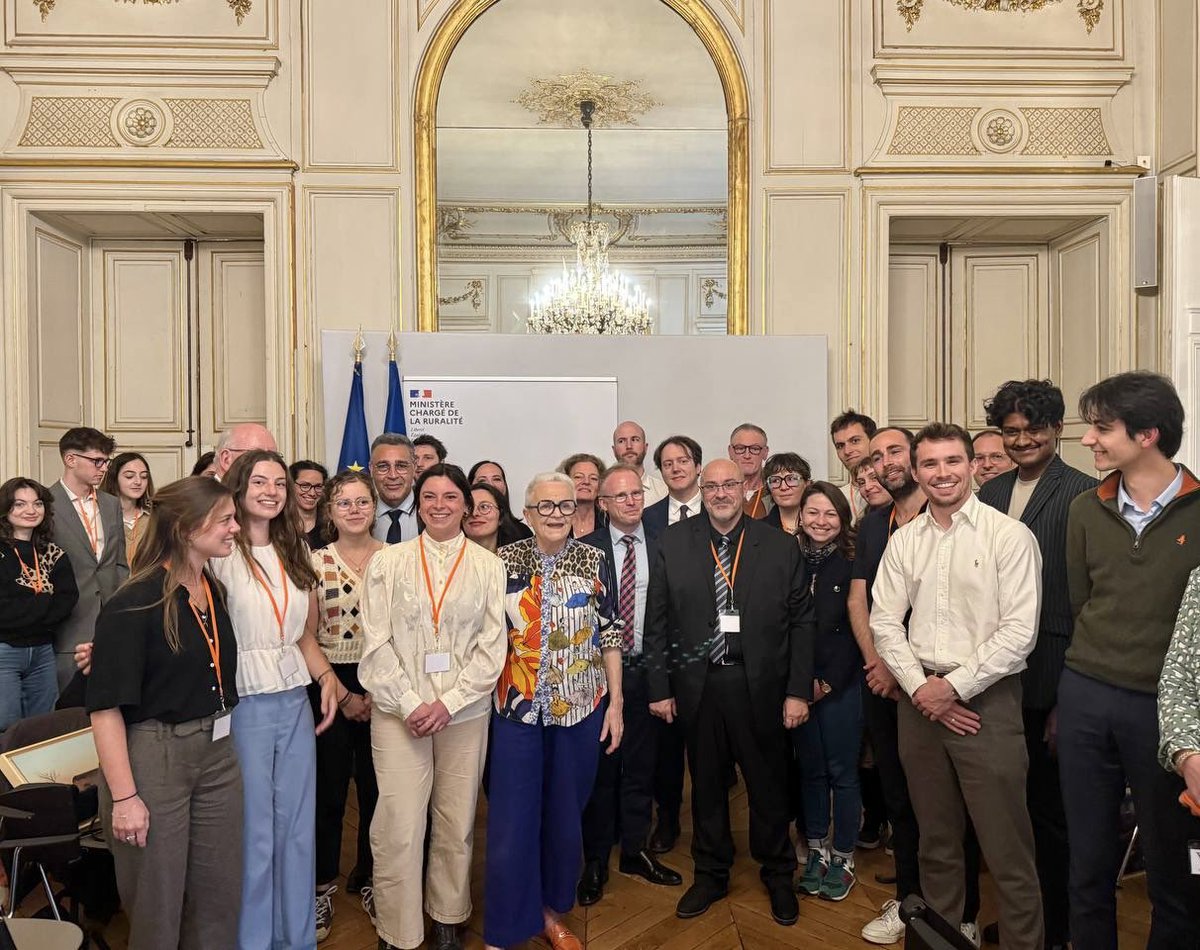 Guillain Gilliot (@guillaingilliot) on Twitter photo Agir pour l’égalité des chances et l’émancipation des jeunes ruraux sont une nécessité absolue à laquelle la République ne doit pas faillir.
Merci <a href="/FrancoiseGatel/">Françoise GATEL</a> pour ce bel échange avec des élus et des acteurs de la société civile pleinement engagés.
Ne rien lâcher, jamais ! Agir pour l’égalité des chances et l’émancipation des jeunes ruraux sont une nécessité absolue à laquelle la République ne doit pas faillir.
Merci <a href="/FrancoiseGatel/">Françoise GATEL</a> pour ce bel échange avec des élus et des acteurs de la société civile pleinement engagés.
Ne rien lâcher, jamais !