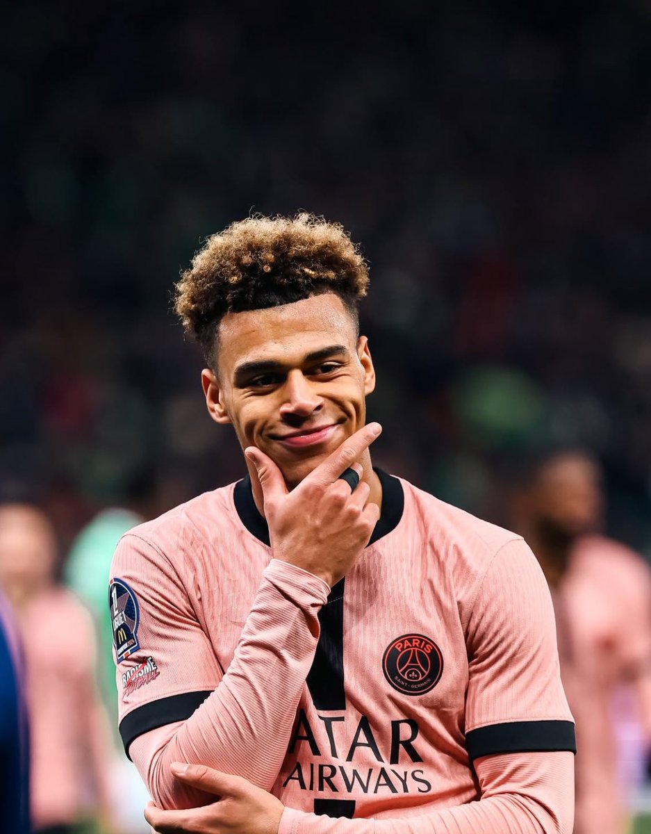 ❤️💙⭐️ Désiré Doué, fantastic once again for Paris Saint-Germain making it 5 goals in the last 4 games.

12 goals this season.

19 years old. What a gem. 💎