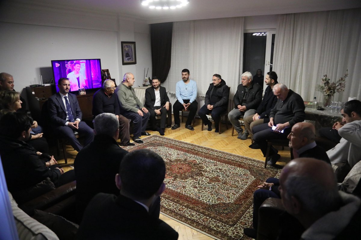 MevlutOztekin's tweet photo. Emniyetevleri Mahallemizden Sultan Yılmaz’ın yakın zamanda vefat eden kıymetli annesi için taziye ziyaretinde bulunduk.

Merhumeye Cenab-ı Allah’tan rahmet, ailesi ve yakınlarına sabırlar diliyorum. Mekanı cennet olsun. https://t.co/XaYTWYZ92Q