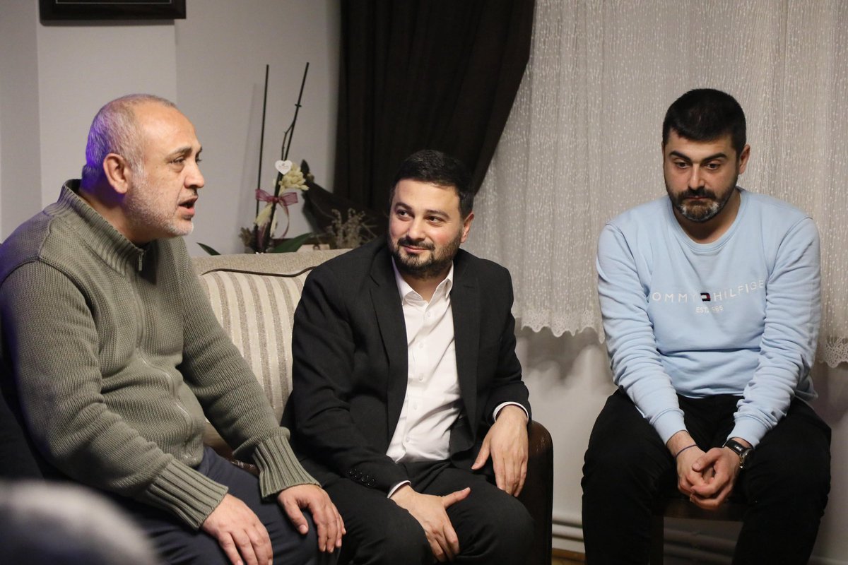 MevlutOztekin's tweet photo. Emniyetevleri Mahallemizden Sultan Yılmaz’ın yakın zamanda vefat eden kıymetli annesi için taziye ziyaretinde bulunduk.

Merhumeye Cenab-ı Allah’tan rahmet, ailesi ve yakınlarına sabırlar diliyorum. Mekanı cennet olsun. https://t.co/XaYTWYZ92Q