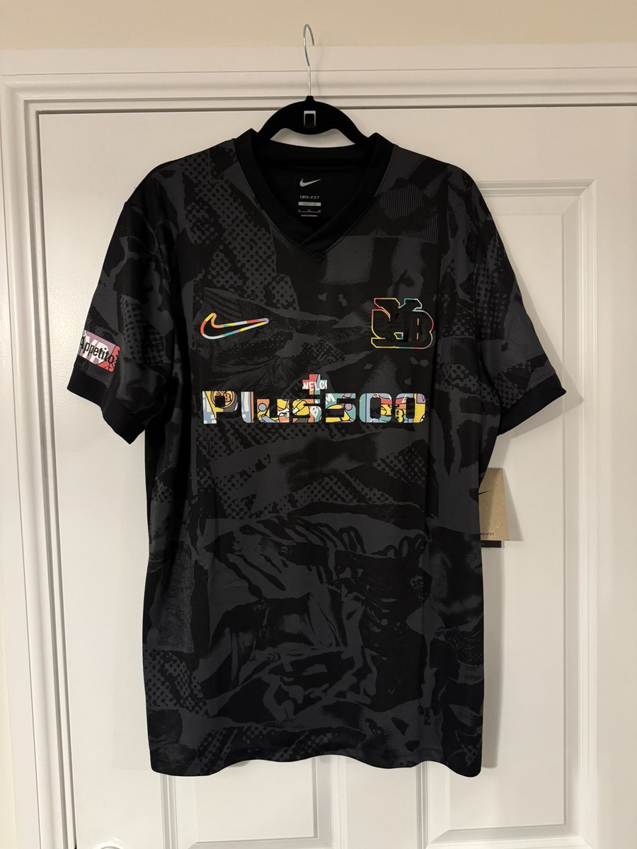NiaBcaM's tweet photo. What a shirt this is! Very happy with today’s delivery! @BSC_YB has created a beauty here! https://t.co/gSKv59lFY4