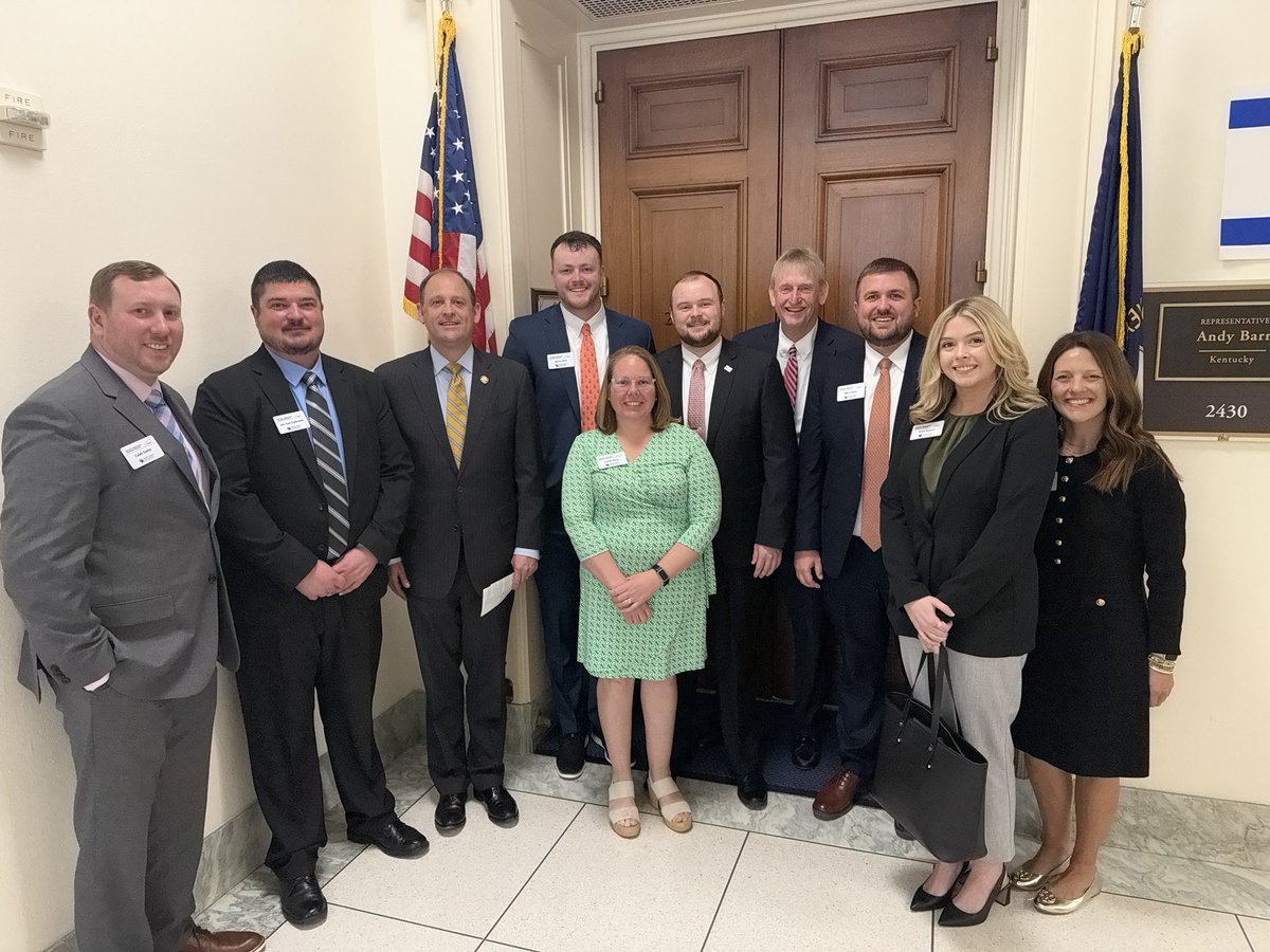 RepAndyBarr's tweet photo. Great to meet with the Kentucky Agriculture Leadership Program. We discussed how to equip the next generation of agriculture leaders with the tools they need to succeed—access to capital, innovation, and a strong voice in Washington. https://t.co/Th2fA9S5jp