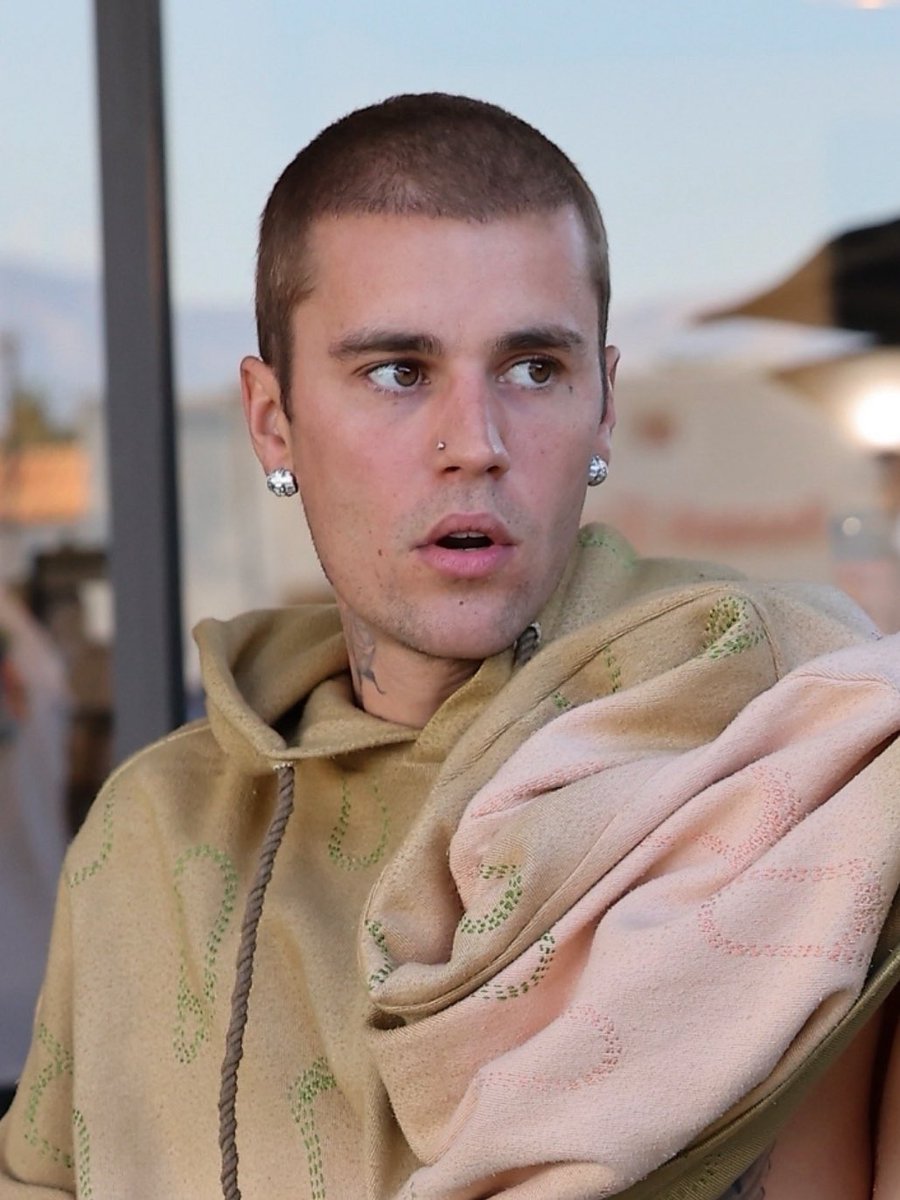 <a href="/vinhlegacy/">JV🕷️</a> nothing. yall just love to edit his pics. this is him today