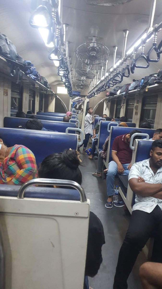 ගෙදර යන ගමන් 😏
#ages