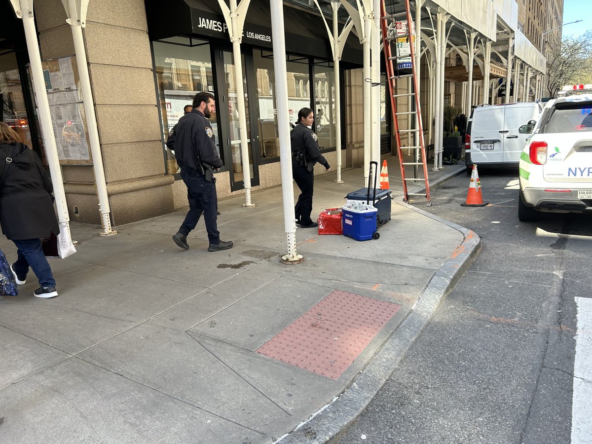 NYPD 19th Precinct (@nypd19pct) on Twitter photo Sidewalk Chaos? We’ve Got This!
Teaming up with <a href="/NYCSanitation/">NYC Sanitation</a> to answer quality of life complaints from our Upper East Side community. We're cracking down on unregulated food vending that threatens public health, clogs sidewalks, and litters our streets. To be continued. Sidewalk Chaos? We’ve Got This!
Teaming up with <a href="/NYCSanitation/">NYC Sanitation</a> to answer quality of life complaints from our Upper East Side community. We're cracking down on unregulated food vending that threatens public health, clogs sidewalks, and litters our streets. To be continued.