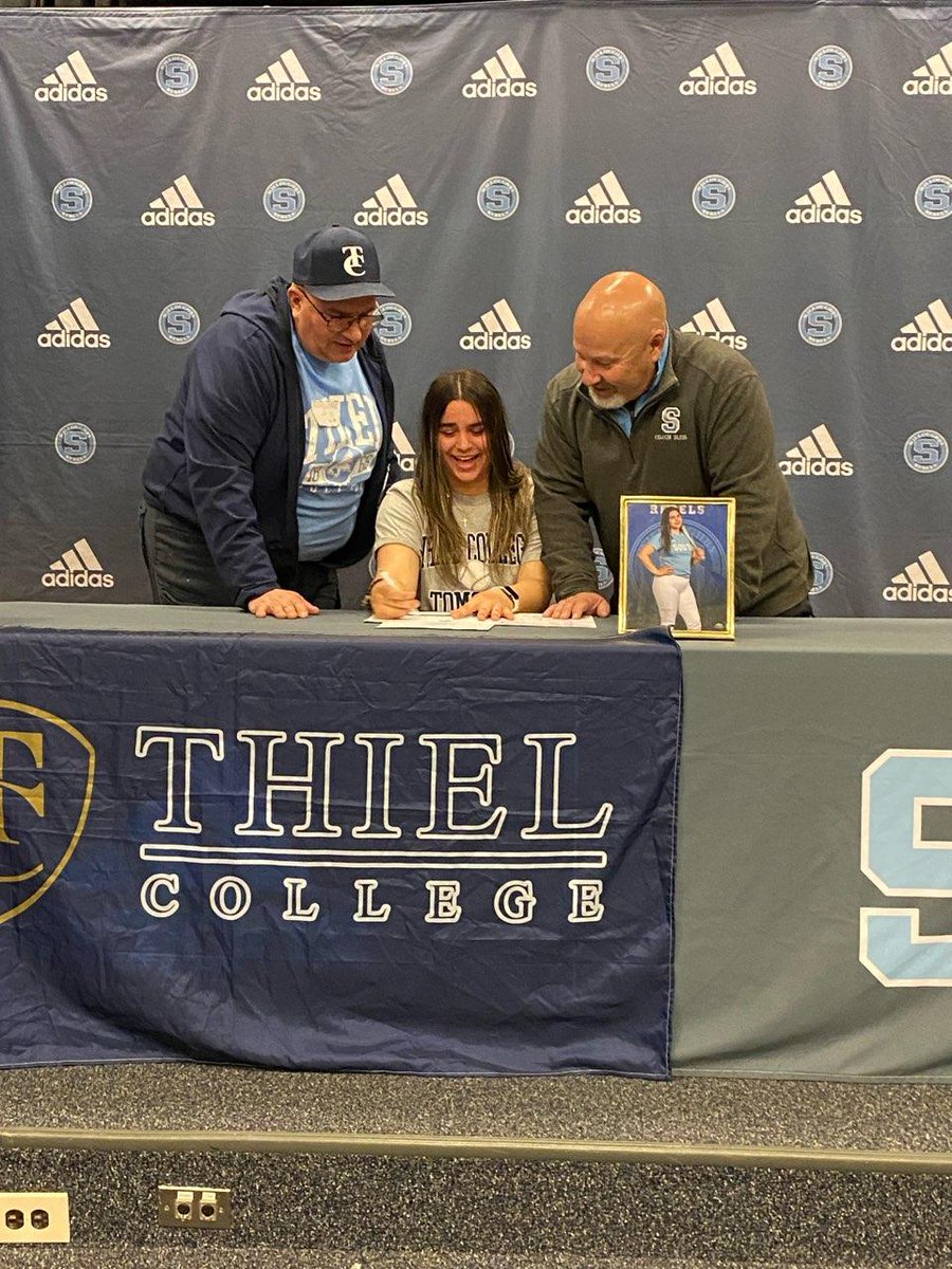 SouthRebelsSB's tweet photo. 🚨🥎College Signing Alert��🚨
CONGRATULATIONS to Julia Schimizzi who signed her commitment today to continue her softball career working towards a degree in exercise science at Thiel College in the fall! @Julia_Schimizzi @ThielCollegeSB @southathletics @Ohio_Hurricanes https://t.co/ZxlRc0TWTk
