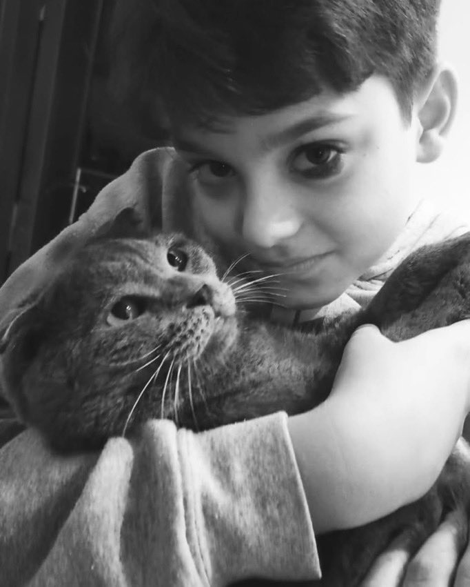 Bu çocuğu yakışıklı diye, güleryüzlü diye katlettiler. Bu çocuğu tamamen kıskandıkları için katlettiler ve 2 zağros faresi yaşı küçük diye çocuk indirimi alacaklar… Bu yasa artık değişmelidir… Katil, katildir! #AhmetMinguzziEmsalOlsun