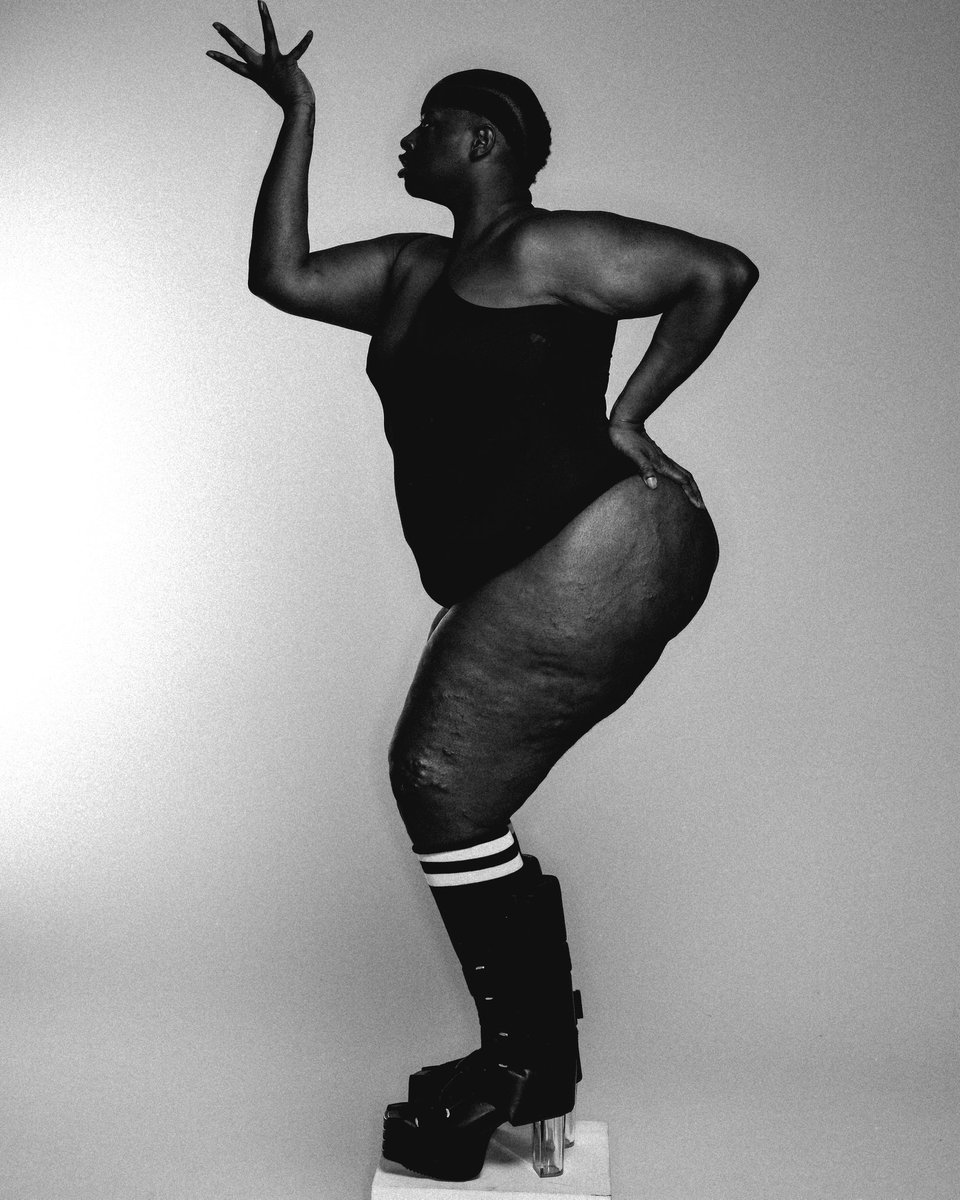 BODY IS TEA BUT MINE IS BISSAP WITH A TOUCH OF GINGA !! 

Photo by Alexis Limousin 

#RickOwens