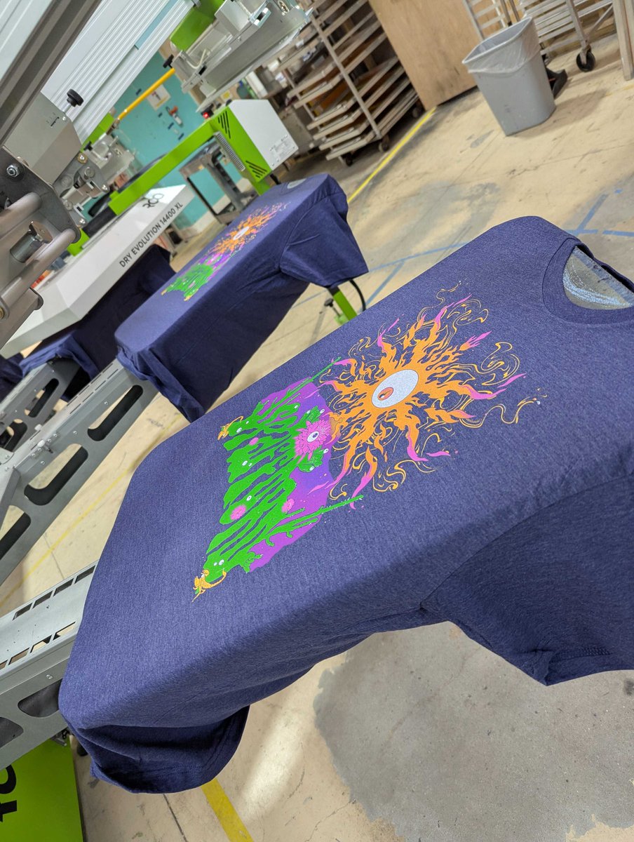 soundscapemerch's tweet image. Prepped, printed, ready for @spaffordmusic fans! 💫

#screenprintingshop #screenprintedtees #bandmerch