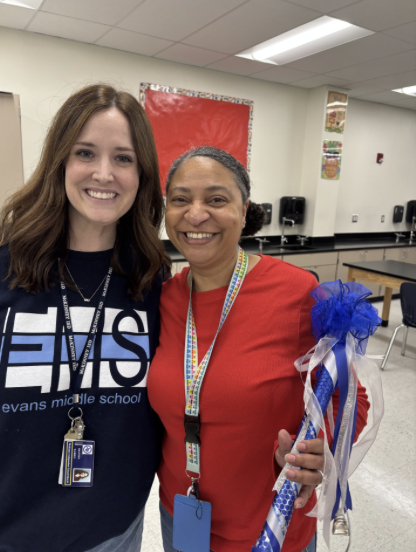 EvansPanthers's tweet image. Our Evans' Spirit Stick is making its way around! Mrs. Warren selected Mrs. Johnson as someone who lifts her spirits! 🙂 Mrs. Johnson goes out of her way to be a positive light to those around her. Thank you for making an #evansIMPACT!