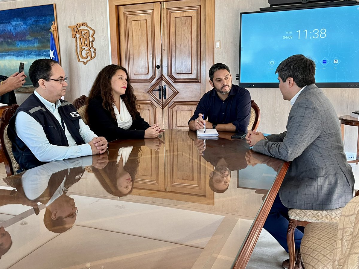 Ministerio de Energía (@minenergia) on Twitter photo En la región de Tarapacá, el subsecretario Luis Felipe Ramos, junto a la seremi Séfora Sidgman y el director regional de la <a href="/SEC_cl/">Superintendencia de Electricidad y Combustibles</a>, Sergio Barra, se reunieron con el gobernador regional José Miguel Carvajal para analizar el desarrollo y los proyectos energéticos de la región. ⚡️ En la región de Tarapacá, el subsecretario Luis Felipe Ramos, junto a la seremi Séfora Sidgman y el director regional de la <a href="/SEC_cl/">Superintendencia de Electricidad y Combustibles</a>, Sergio Barra, se reunieron con el gobernador regional José Miguel Carvajal para analizar el desarrollo y los proyectos energéticos de la región. ⚡️
