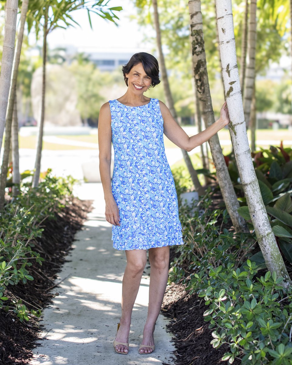 anthonysfla's tweet photo. Step into a secret garden… 🌿💙 Soft florals, effortless charm, and a dress made for dreamy, sunlit moments.  #SoftFlorals #FloralDress #FashionInspiration #NatureInspired https://t.co/JjfUKo4qrQ