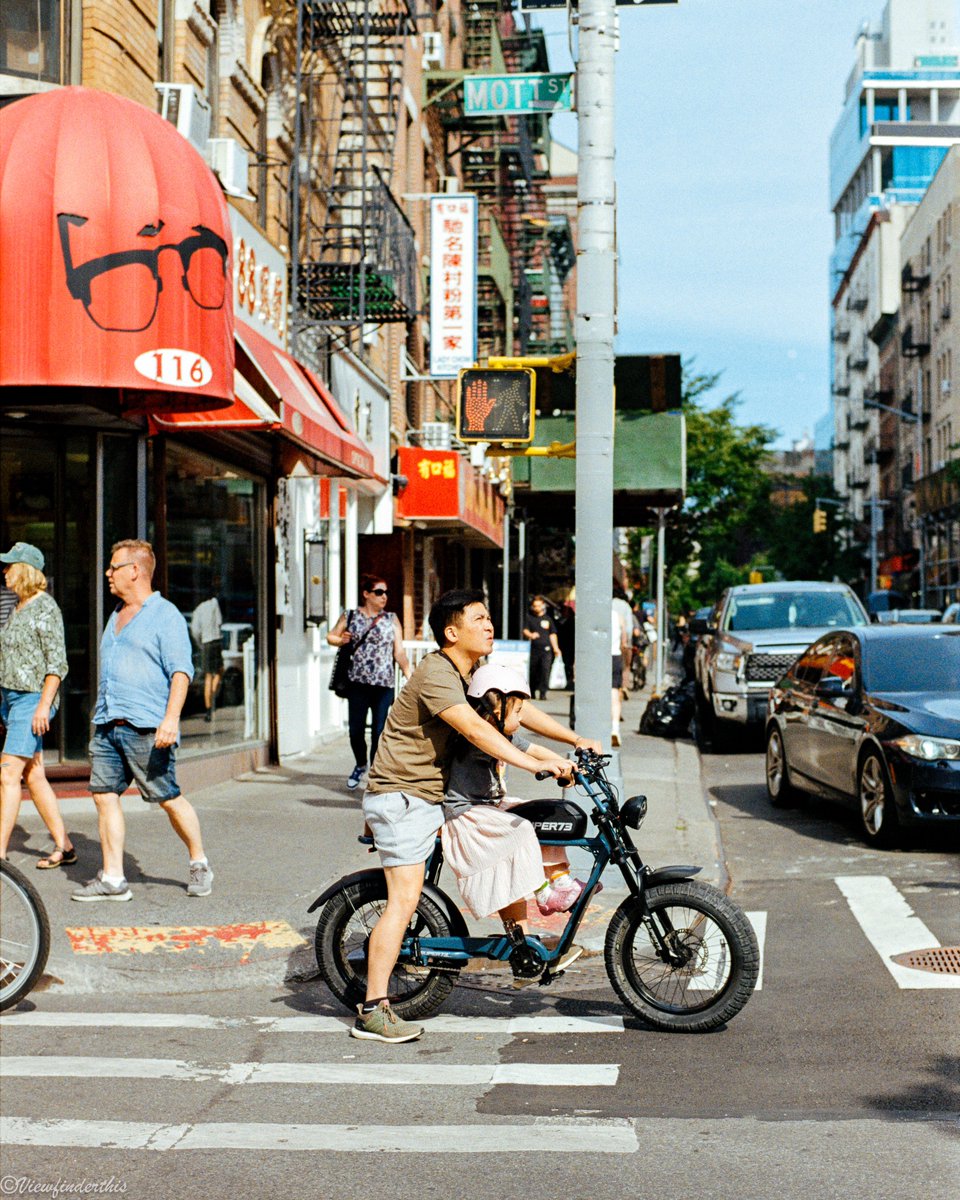 viewfinderthis's tweet photo. Manhattan on Film https://t.co/FCh1RWVJ9M