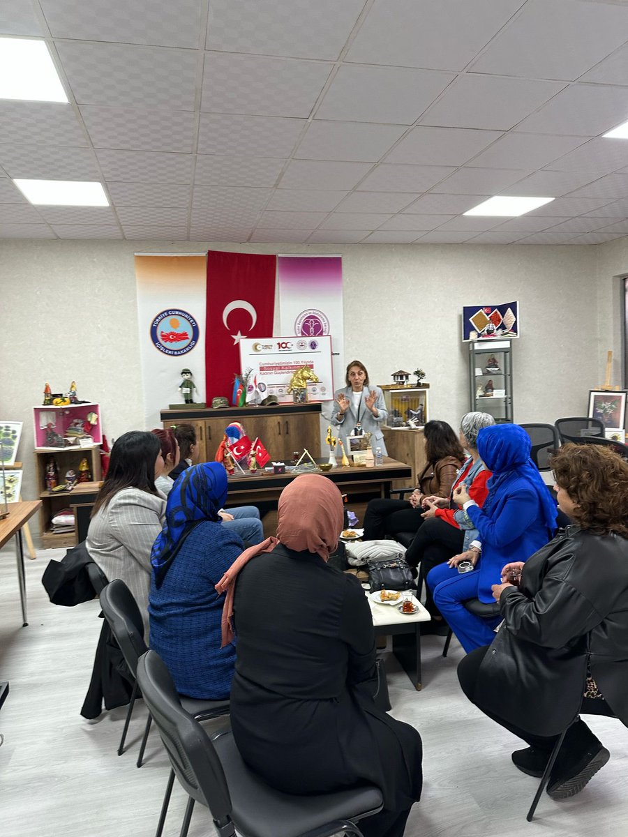 Toplumsal_D's tweet photo. Ülkemizde ve #Kırıkkaledetoplumsal barış,sevgi ve özellikle kadın ve ailenin güçlenmesine destek faaliyetleri yapan #AleviKültürDerneği ile #KırıkkaleKadınveAileDesteklemeDerneği tecrübelerini inceledik.Derneklerin yönetimine teşekkür ederiz.#2025Aileyılı #aile 
@thavzalimuzeyen https://t.co/i3YLoUBHYQ