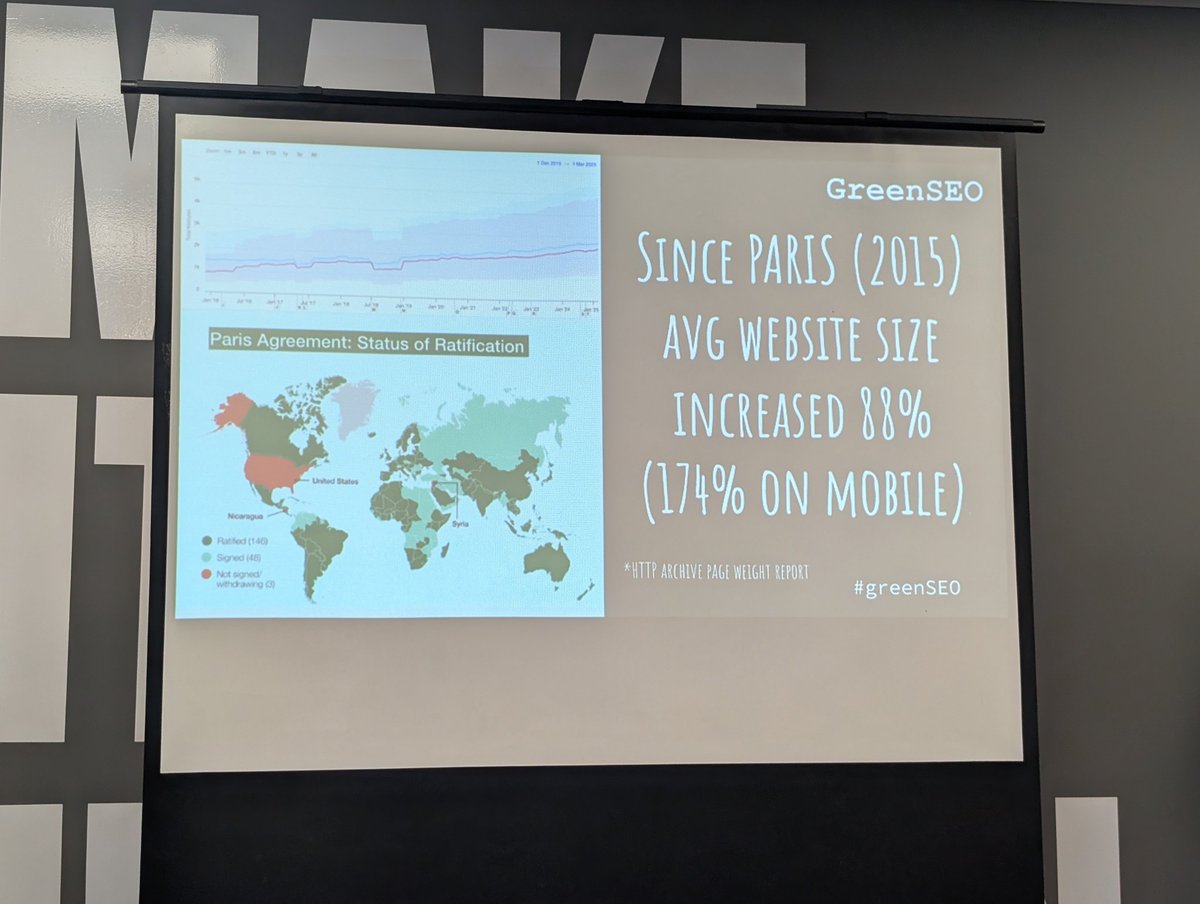 PolinaKogan's tweet photo. 前乗りでデジマケの環境への影響をテーマにする #GreenSEO Meet-upに参加
AI時代以前でもWebが世界の温室効果ガスの4%を生み出していた
データセンターの電力や冷却水消費も大きなインパクトあって
生成AIはタスクに特化したソフトより更に33倍多くのエネルギーを諸費している
サイトのサイズも増加中 https://t.co/ao201TXOSb