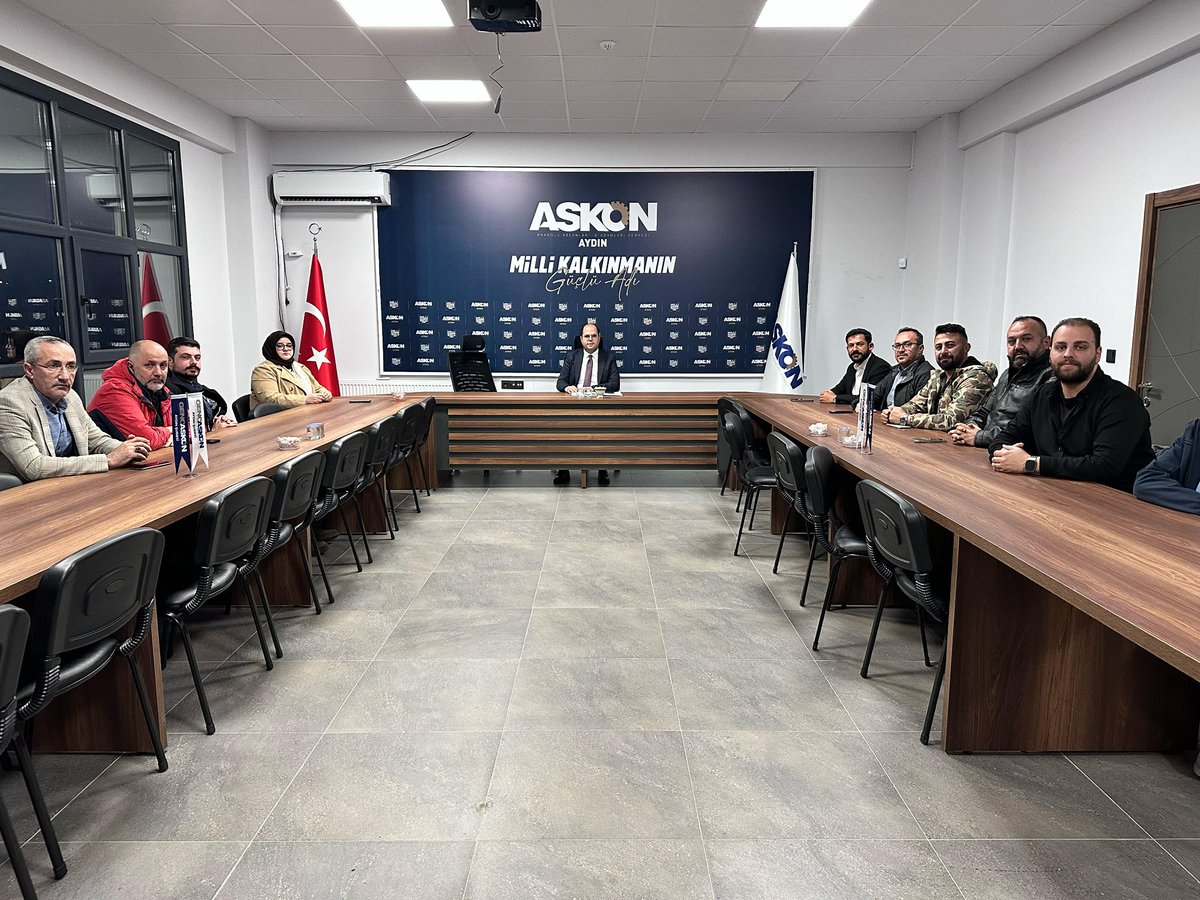 Yönetim kurulu toplantımızı, Başkanımız Murat Gün ve Yönetim Kurulu Üyelerimizin katılımıyla dernek binamızda gerçekleştirdik.

Alınan kararların ve toplantımızın hayırlara vesile olmasını diliyoruz.

#askon #askonaydin #askongenelmerkez