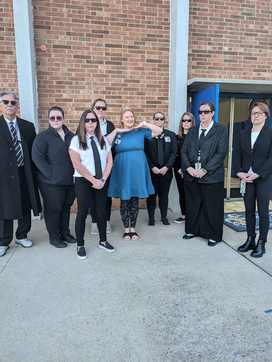Kdnelson01's tweet photo. I have a great staff. For #UndergroundSpiritWeek  my staff tricked me! I thought it was "Royalty Day", but they planned a "Secret Service Day", turns out they were my security detail today! So much fun and the kids had no idea what was going on. Love my peeps. 🦈💪 https://t.co/MZQdnb0XVS