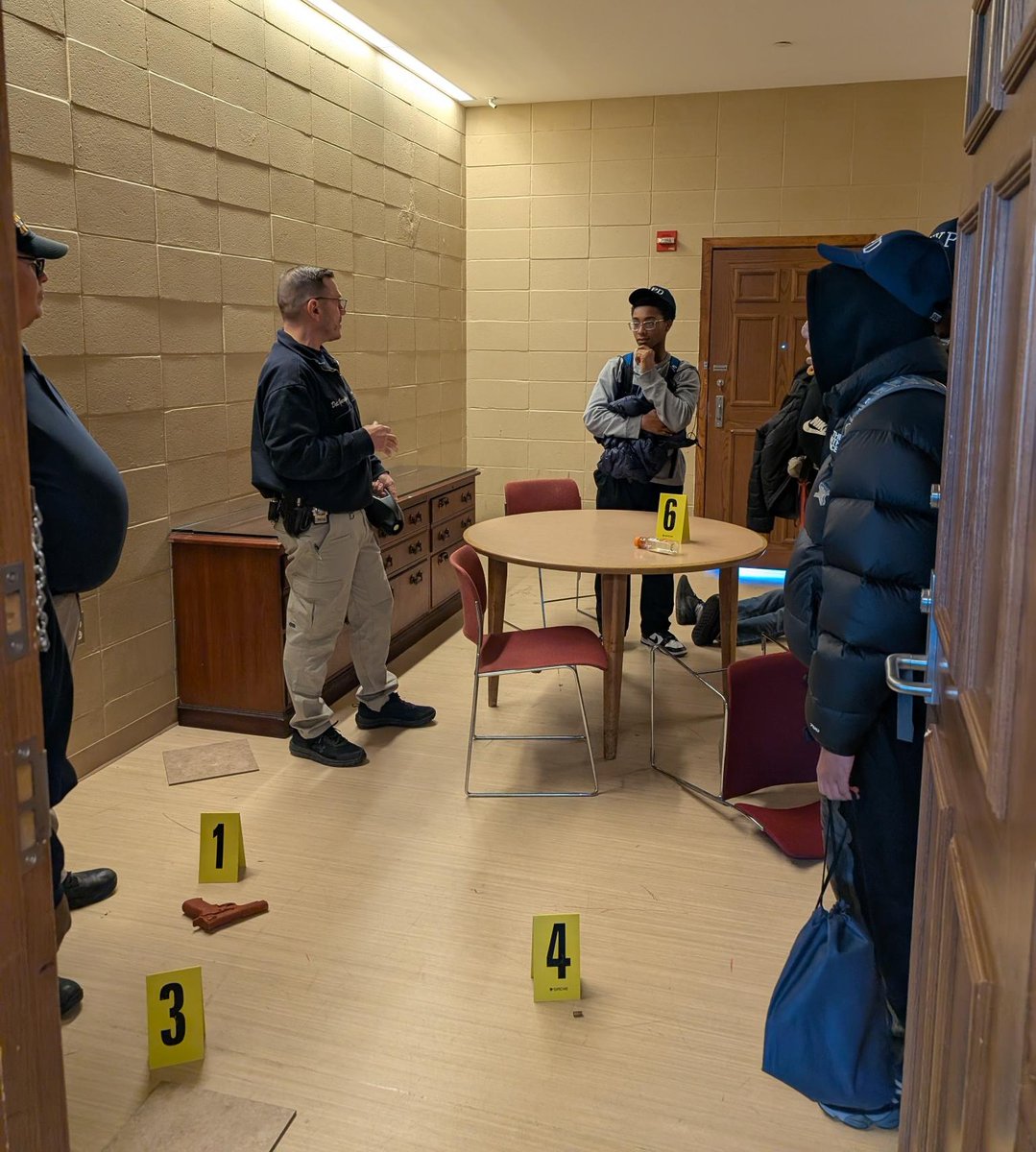 🚓 Over 125 students from NYC schools got a firsthand look at careers in public safety during an action-packed visit to <a href="/NYPDnews/">NYPD NEWS</a> ! From mock crime scenes to career chats—what a day! 💙

#CareerDiscoveryWeek #NYPD #FutureLeaders #PublicService