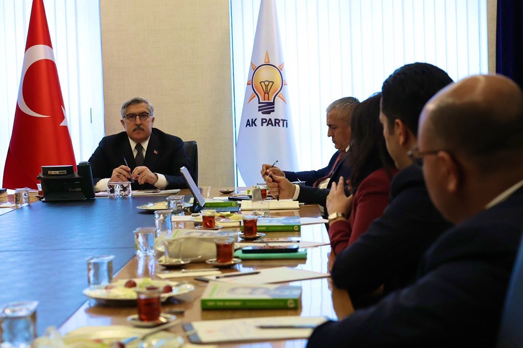 HuseyinYayman's tweet photo. 📍AK Parti Genel Merkezi 🇹🇷

Kültür ve Sanat Politikaları başkanlığımızda değerli Başkan yardımcılarımızla ilk toplantımızı gerçekleştirdik

Türkiye Yüzyılında Kültür ve sanat alanında farkındalık oluşturan çalışmalar yapmaya söz veriyoruz

Referansımız ve ilhamımız Aziz Milletimizin değerleri ve bizzat kendisidir.. 

@sebnembursali @kayaismail80 #İsmerGergerli, #ŞeyhmusDinçel, @teopolitik @YucelArzen @jiskenderoglu 
@ftmyurduseven @serp4177_y @omerarvas @turkislamkrkc @hilmiturkmen34 

#KültürSanat 🇹🇷