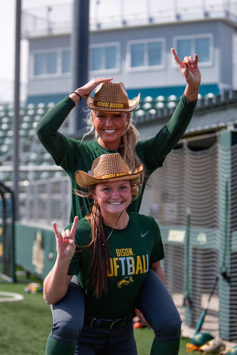 NDSUsoftball's tweet photo. Howdy partner! If you haven't herd it's Country Day at Softball Saturday! Giveaways include 250 NDSU Bison cowboy hats and one fan will go home with 2 tickets to ND Country Fest! https://t.co/85g5bZz2L3