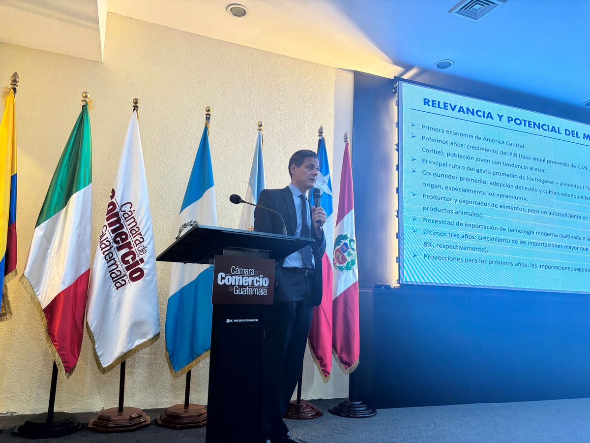 ARGenGuatemala's tweet photo. Luego de los fructíferos encuentros mantenidos en Huehuetenango, Xela y Retalhuleu, presentamos la oferta exportable de la Argentina en @CamComercioGT Así, continuamos difundiendo las posibilidades de negocios con nuestro país y promoviendo el aumento del comercio bilateral 👏 https://t.co/MUMCkW4YDj