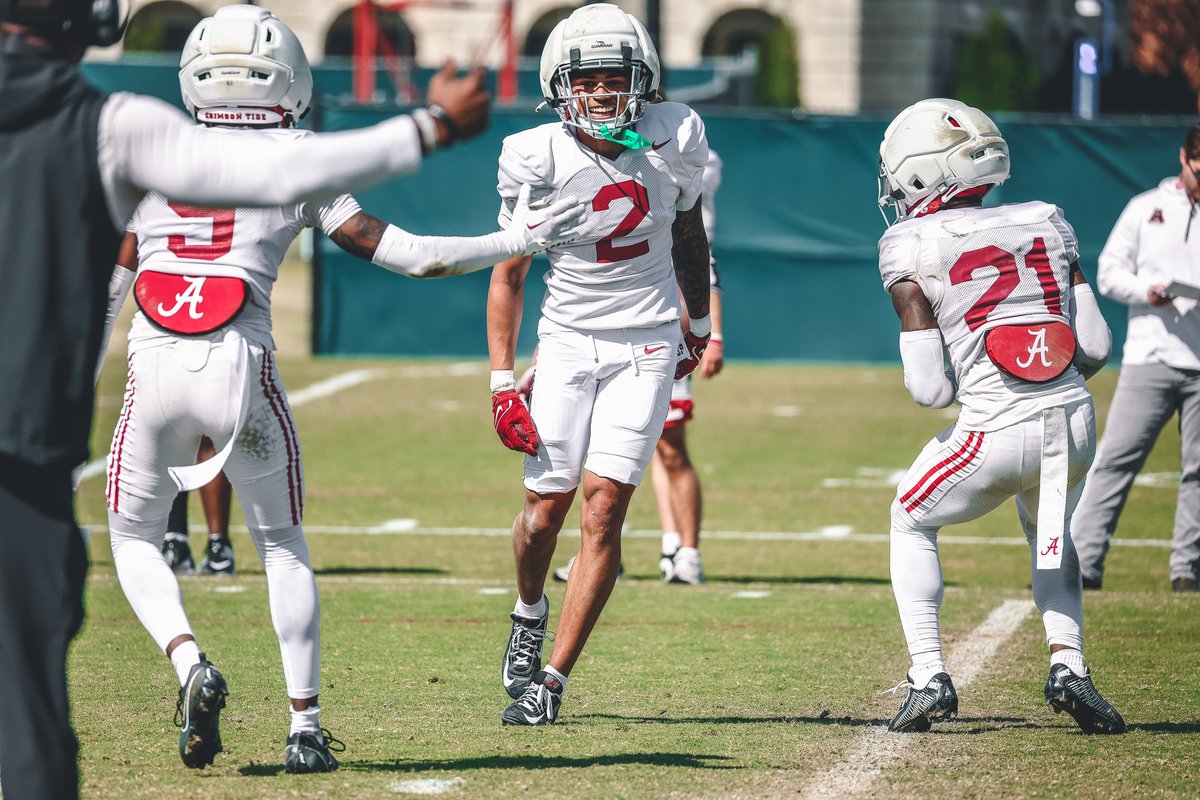 UA_Athletics's tweet photo. Tide is rolling 🔜

#RollTide | @AlabamaFTBL https://t.co/4MAFs4b4PC