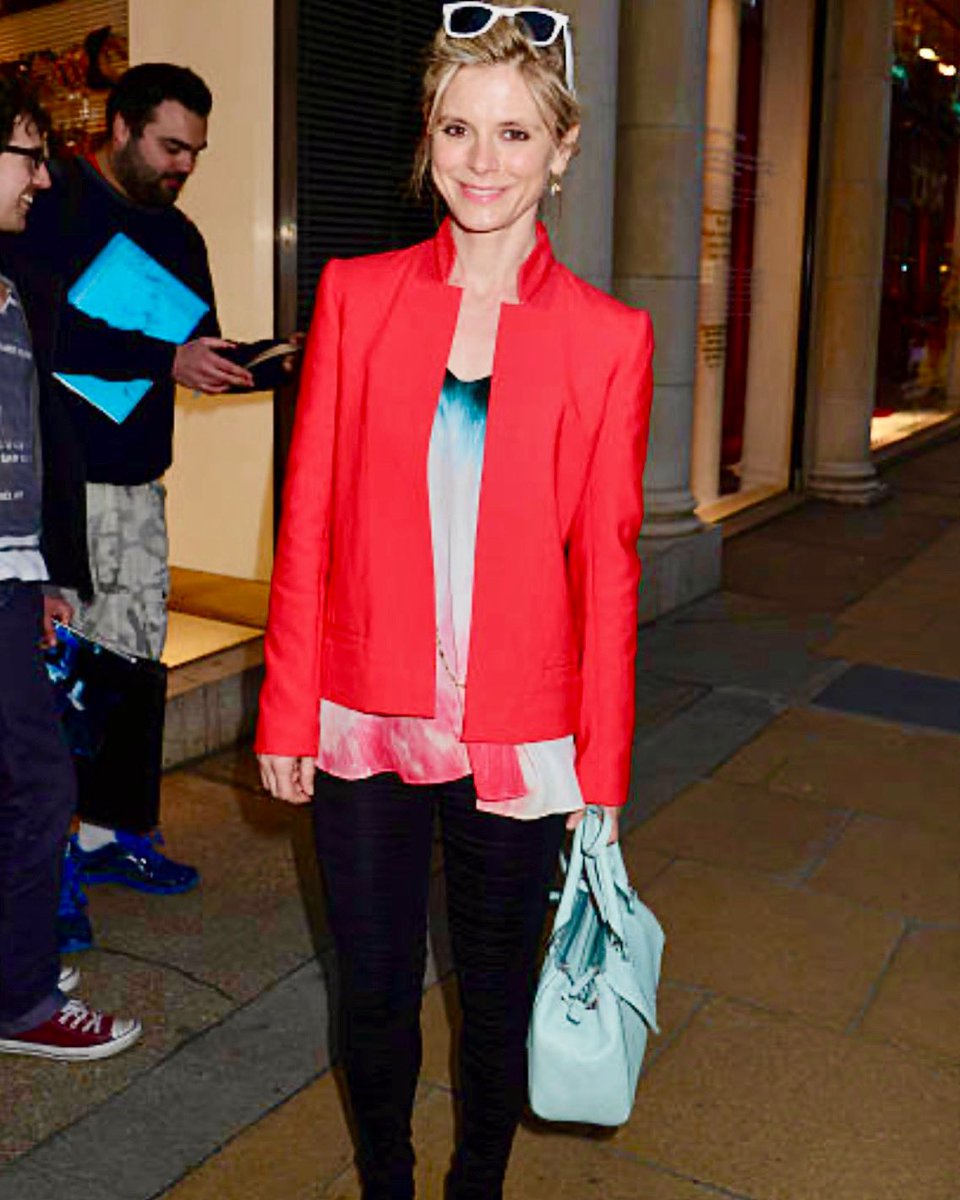 TeaWithEmilia's tweet photo. On 10th April 2014 Emilia was spotted attending Shop With The Stars which I believe was a charity auction event. What would you like to bid for?
πΈ Harlem Mepham, Getty Images
#emiliafox #emiliarosefox #shopwiththestars #auction #MidweekMillyMemory https://t.co/AipyRP0Li1