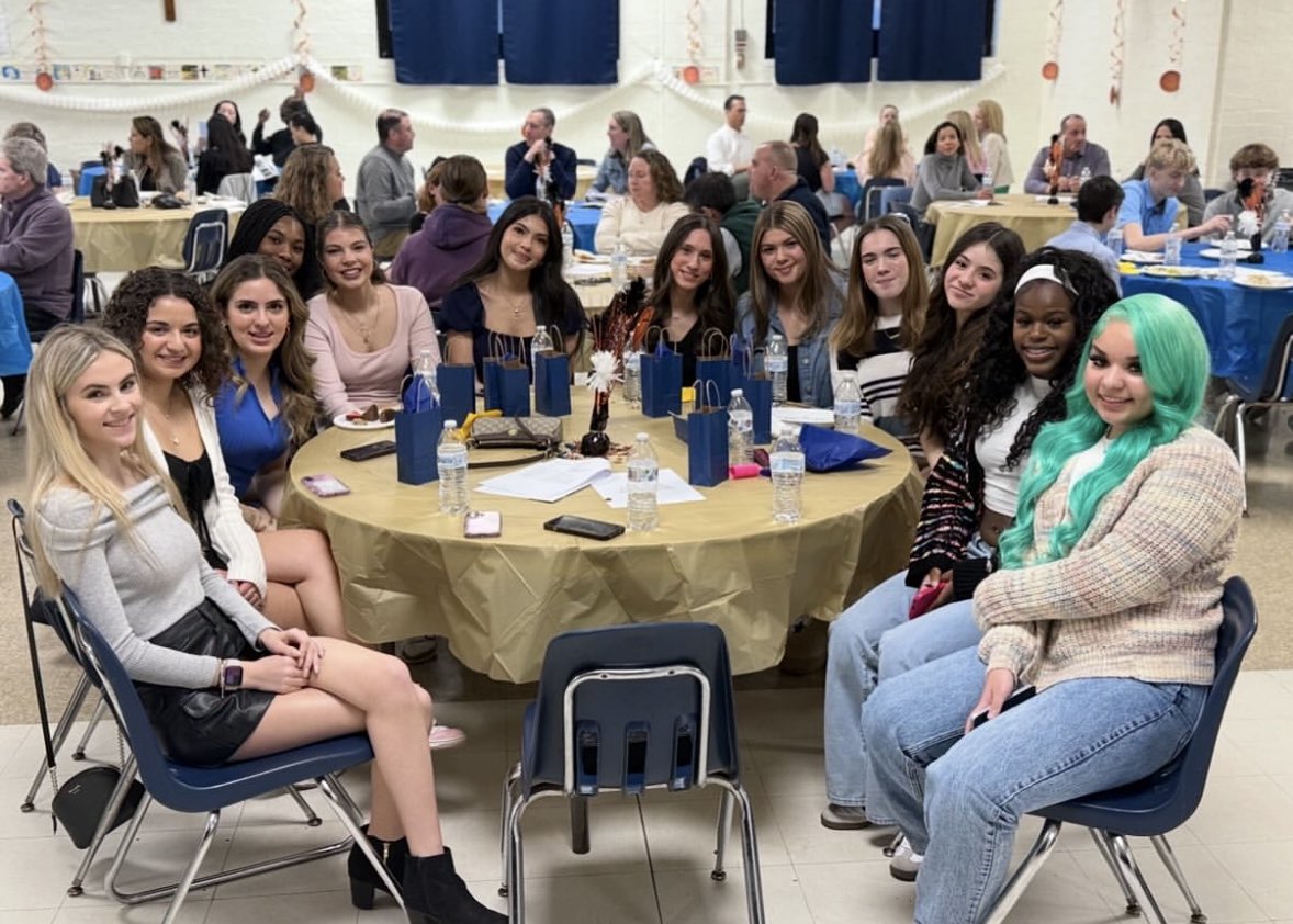 AC_Athletics's tweet photo. The AC Cheer team celebrated the end of the Winter Season with their awards banquet 📣🏆 Great season, girls! #WeAreAC #GoCougars #RollCougs #OneCommunityOneSchool #RigorousCurriculum #CatholicSchool #CatholicEducation #LoveAndServe #ArlingtonMA #WalkHumblyWithGod https://t.co/KO05CimZ4M