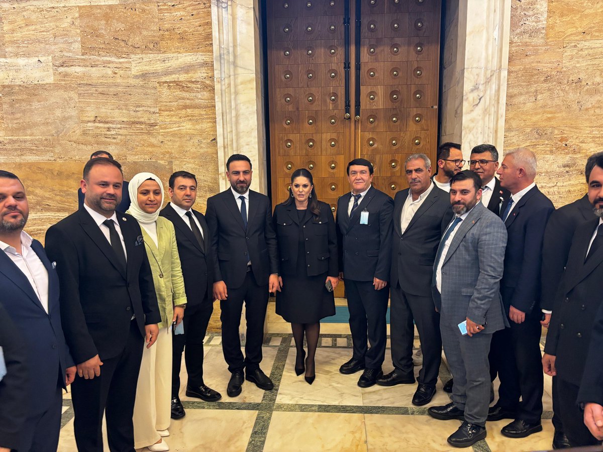 📍TBMM

AK Parti Grup Toplantımızın ardından, Cumhurbaşkanımız ve Genel Başkanımız Sayın Recep Tayyip Erdoğan’ı, Milletvekillerimiz ve MKYK Üyemiz Sayın <a href="/ftmyurduseven/">Fatima YURDUSEVEN فاطمة</a> ile birlikte Türkiye Büyük Millet Meclisi’nden büyük bir coşku ve sevgiyle uğurladık. Liderimizin kararlılığı ve