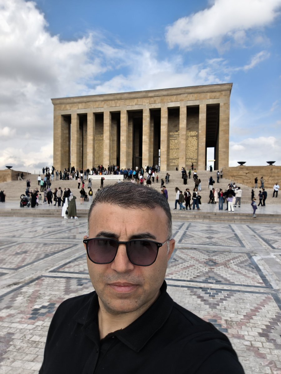 gokhanoyunc's tweet photo. @militerenstitu Bu fotoğraf sizi kudurturmu. Adamım ölüsü bile yetiyor dünyaya 😄😄 https://t.co/wbX8YVFpZZ