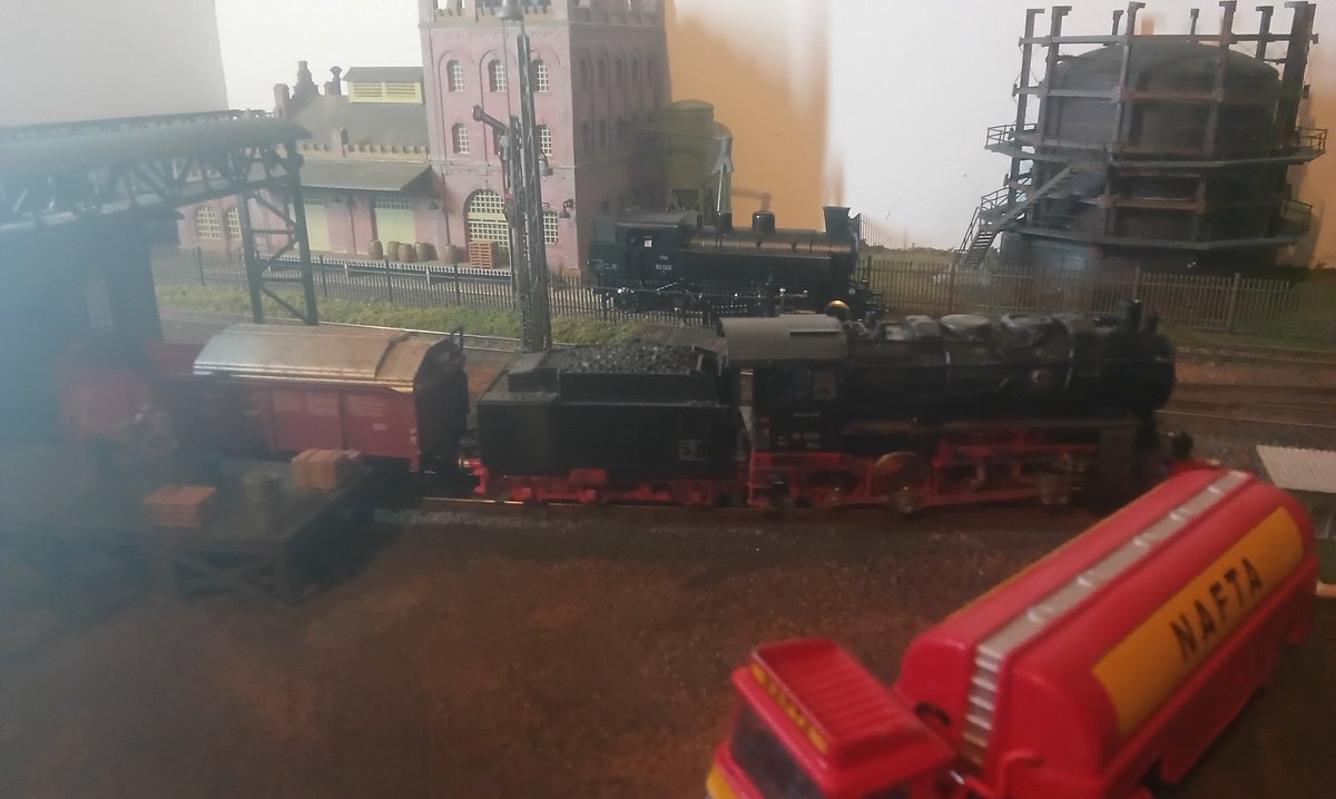 Hochstein Update......

Era 1 BR 56.2719 and Era 3 DB D 93.1305 stream loco's still in service in 1960's Germany.