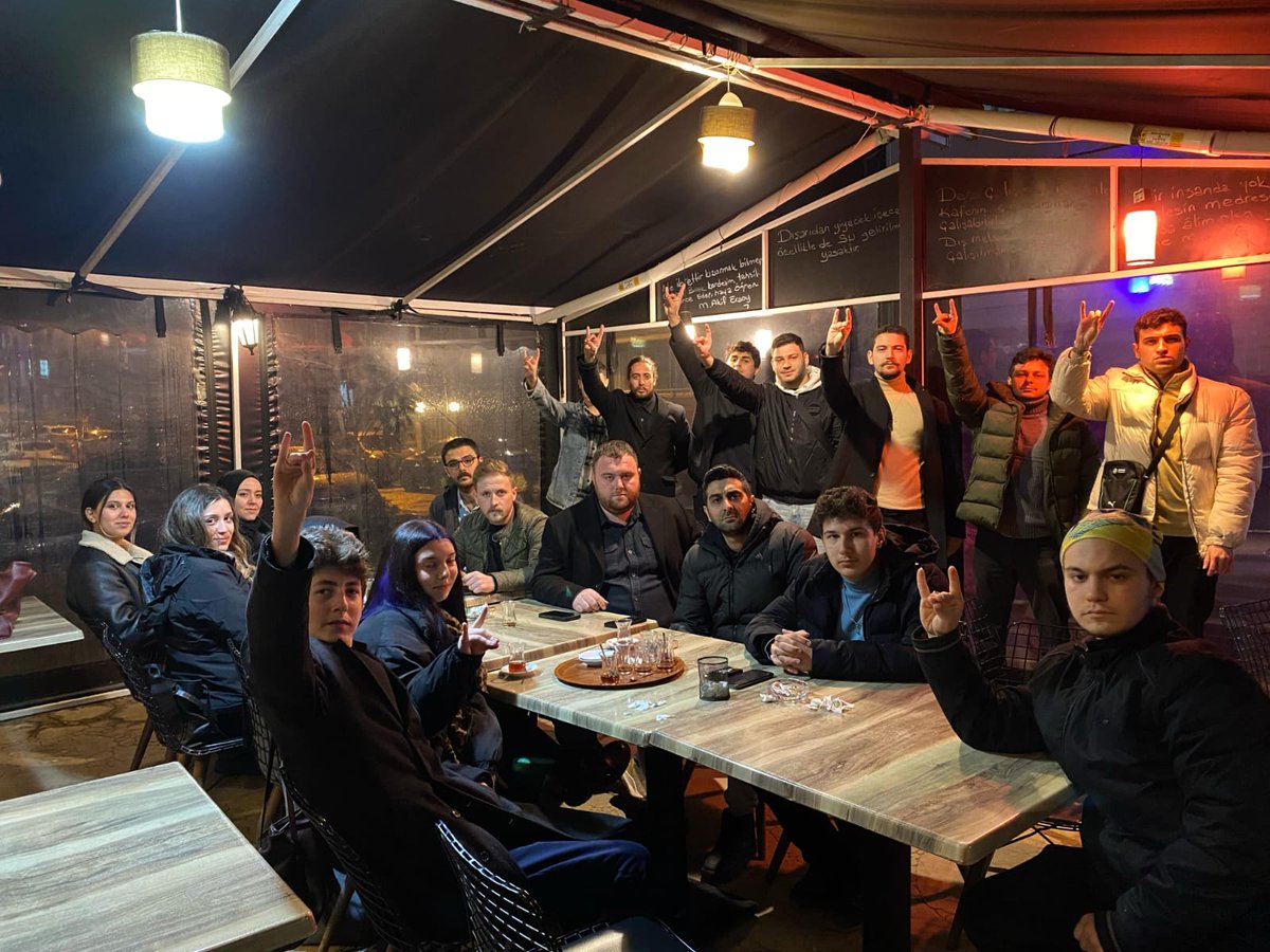 Zafer Partisi Samsun İl Gençlik Kolları olarak bu akşamki toplantımızı gerçekleştirdik.
<a href="/furkanTR1923/">Furkan Turgut</a> <a href="/Zaferbekleniyor/">Enes inan</a>