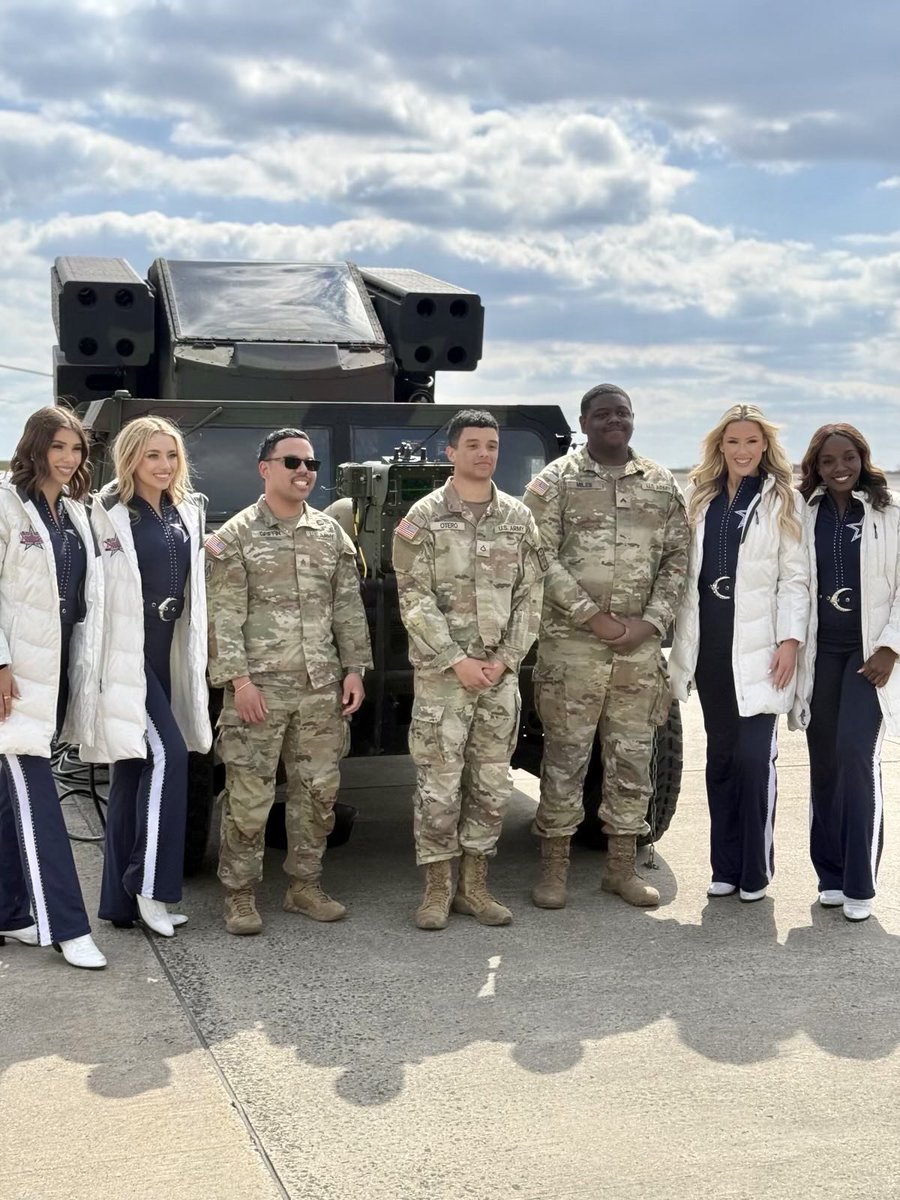 HOW ‘BOUT THEM COWBOYS 🏈?

B/1-57 Soldiers were selected to do a meet and greet and equipment demonstration with“America’s Sweethearts”, the Dallas Cowboys Cheerleaders. <a href="/dallascowboys/">Dallas Cowboys</a>