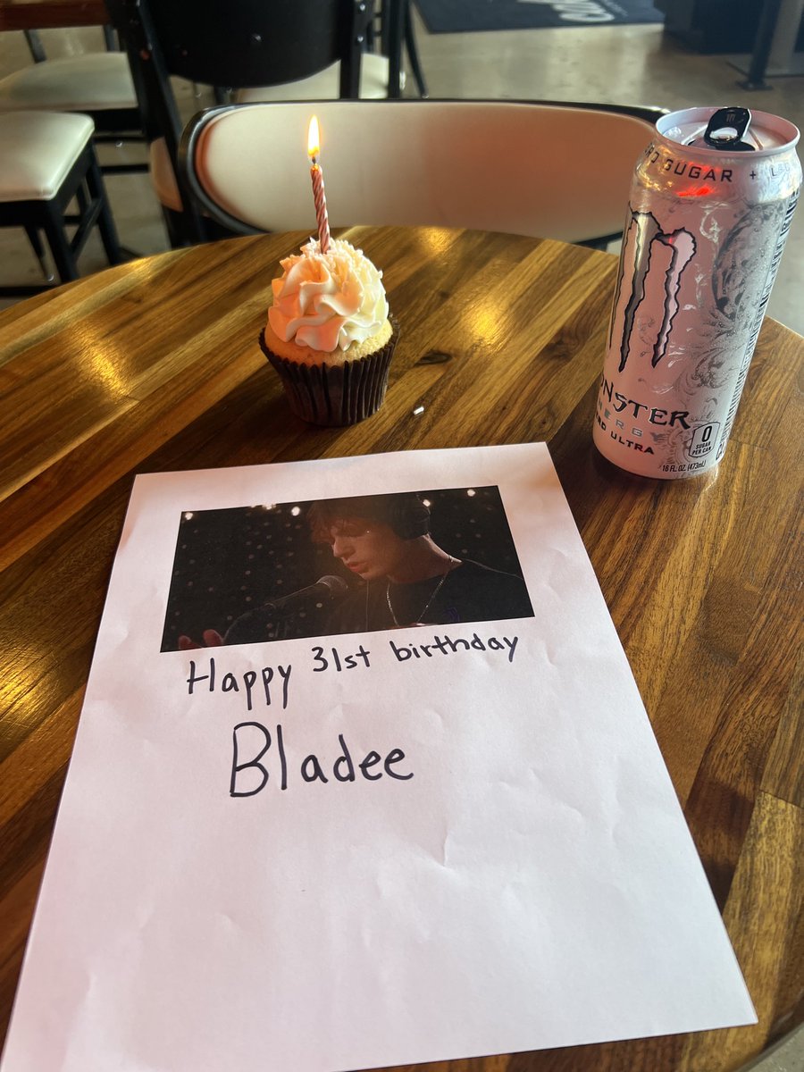domojnr's tweet image. Happy 31st birthday Bladee