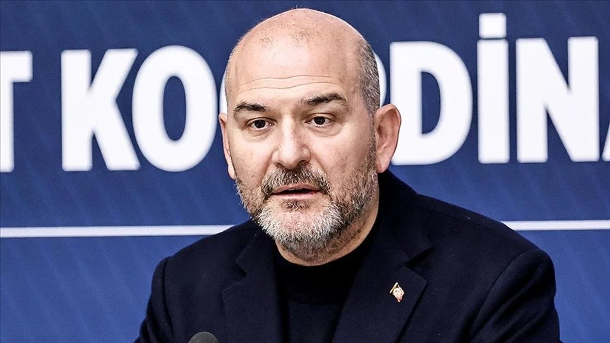 ajansoteki's tweet photo. Özgür Özel'den Süleyman Soylu'ya:

''Bir insan nasıl 550 kişiye 'terörist' diyecek, işinden aşından edecek, sonra da 'yalan söyledim' diyecek kadar aşağılık olabilir mi?" https://t.co/arfaESAMCK
